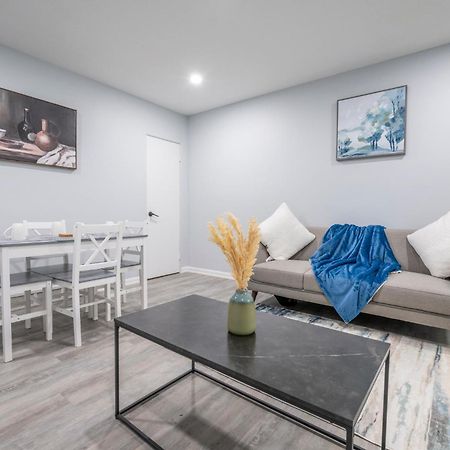 Centre Street Upper 2Bedsuite 4408 YYC Kültér fotó